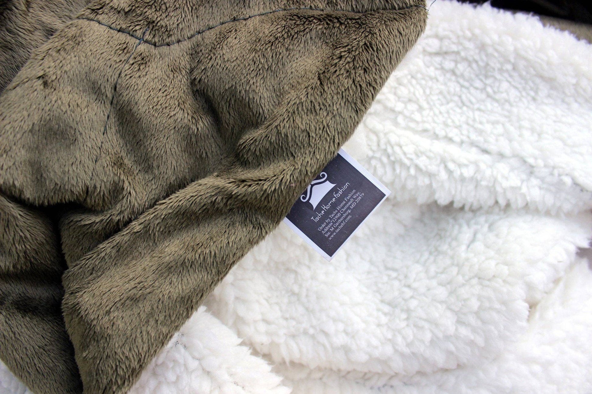 Super Soft Micro Fleece Green Sherpa Throw Blanket