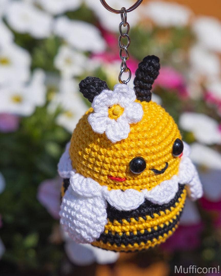 Crochet Bee Keychain, Bumble Bee Car Hanger, Crochet animal