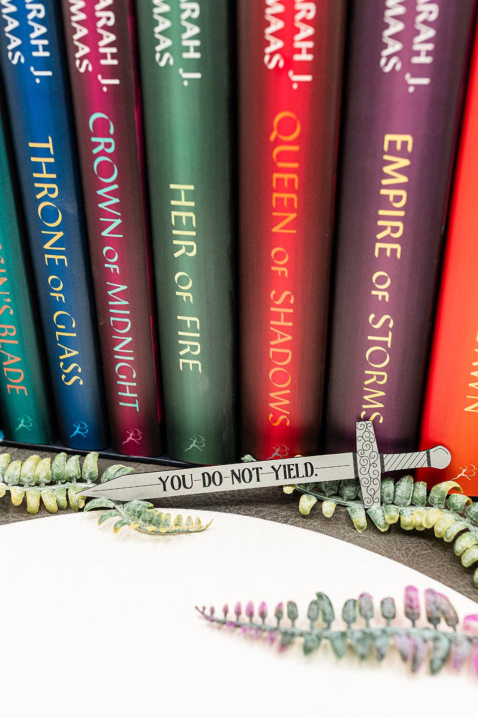 Do not yield sword bookmark | Throne of Glass official merch