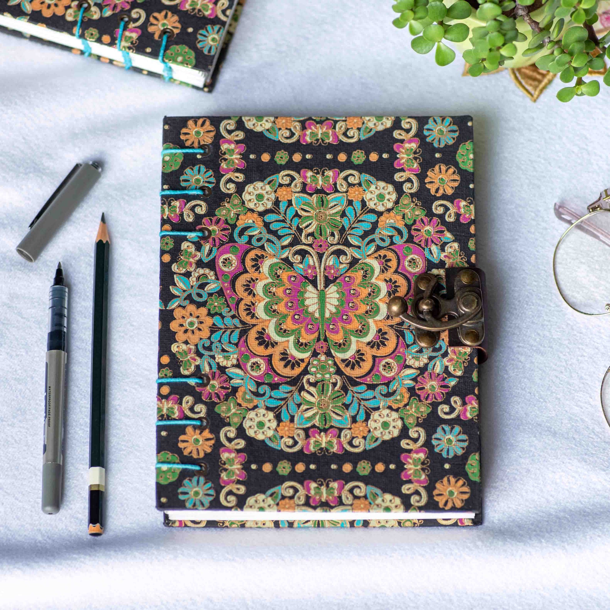 Butterfly - Journal Diary Notebook with Lock - Sketchbook Unruled 