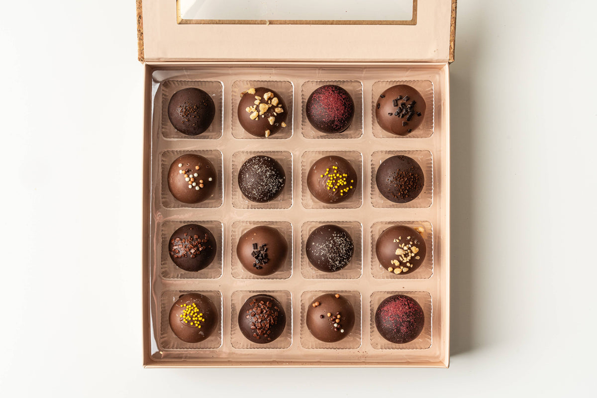 Full Moon Truffle Collection (16pc)