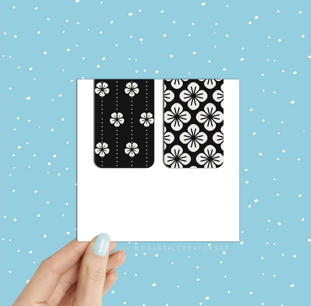 2-Pack Black/White Flowers Magnetic Bookmarks (Packaged)