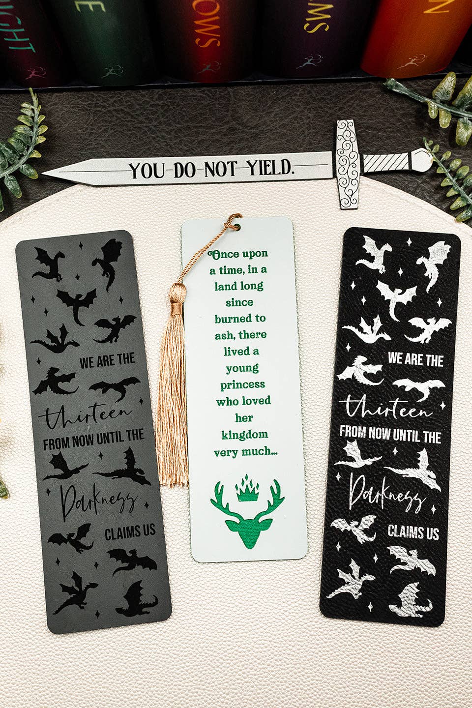 The Thirteen bookmark | Throne of Glass officially licensed