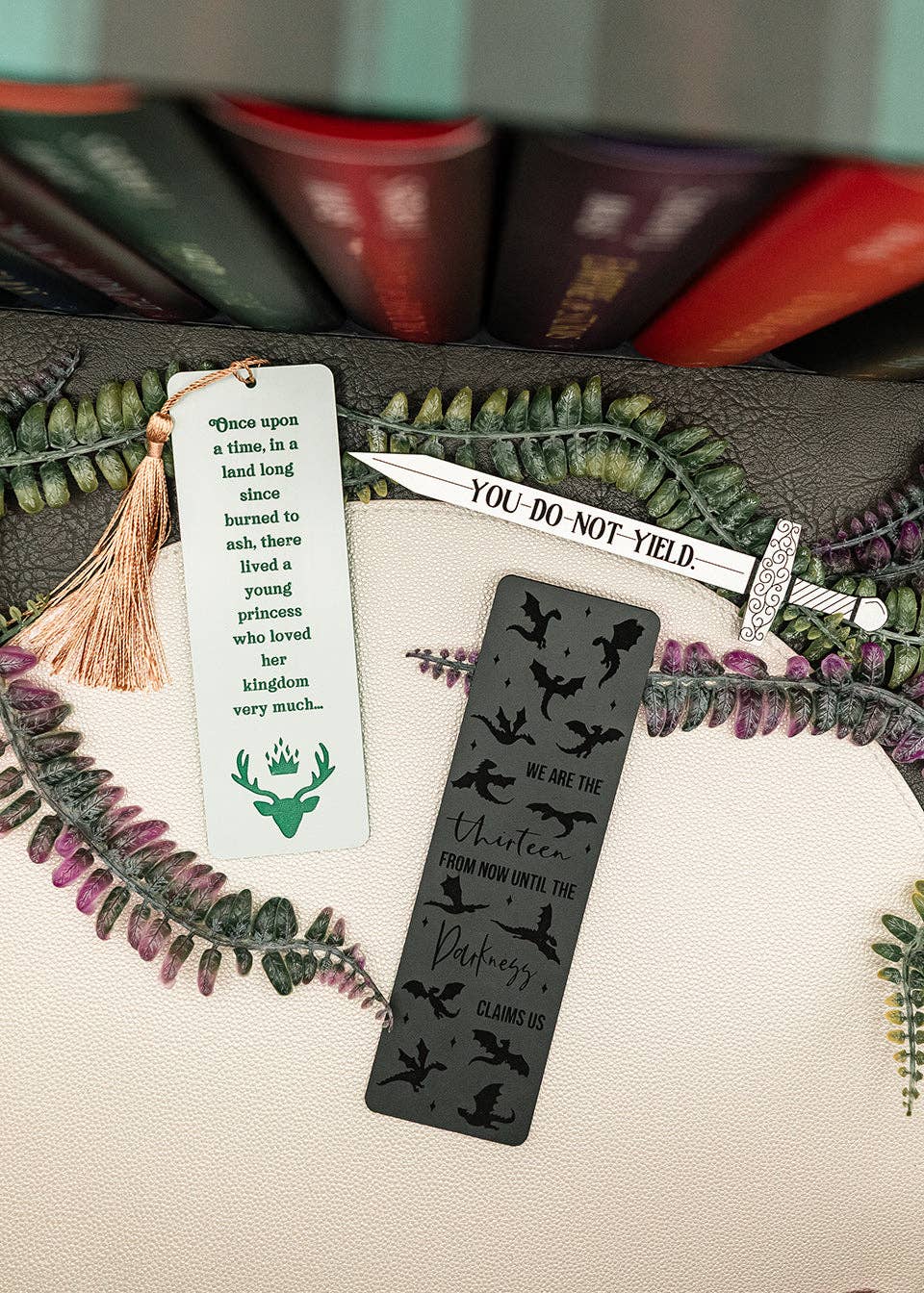 The Thirteen bookmark | Throne of Glass officially licensed