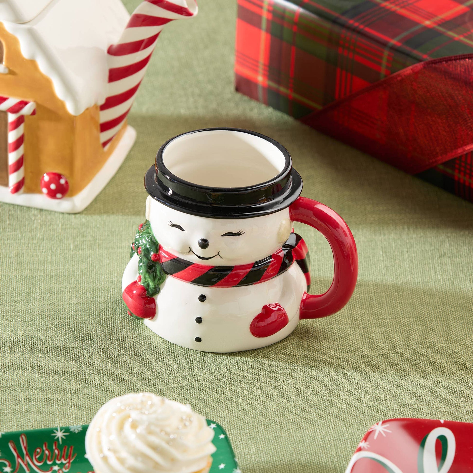 Santa's Retro Christmas 3-D Mug 18 oz.