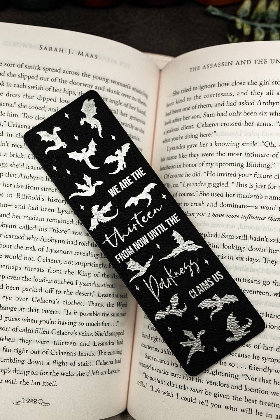 The Thirteen bookmark | Throne of Glass officially licensed
